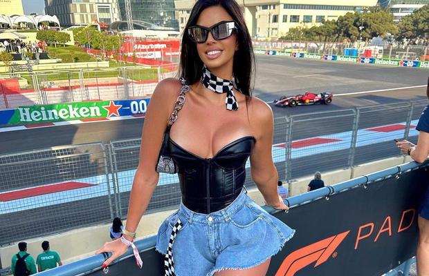 Ivana Knoll a schimbat sportul » S-a fotografiat într-o ținută sumară alături de Charles Leclerc