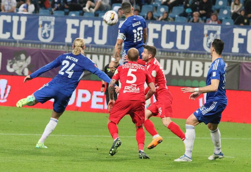 FCU Craiova - Chindia, Baeten înscrie cu un voleu din interiorul careului