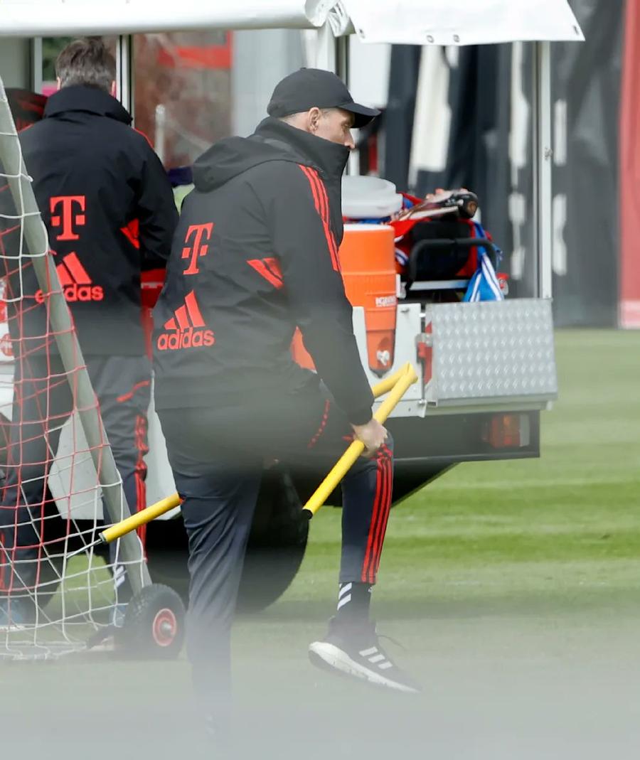 Thomas Tuchel (foto: Twitter/@iMiaSanMia) L-a rupt în două! Thomas Tuchel a făcut o criză de nervi la antrenamentul lui Bayern