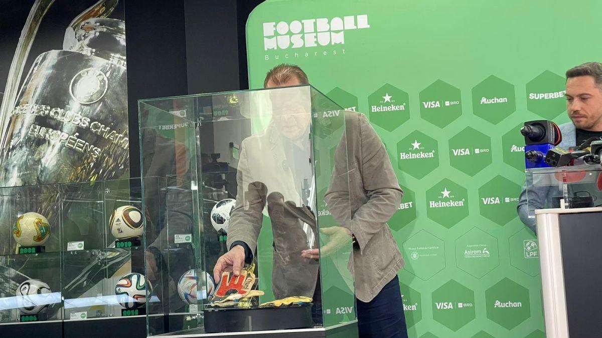 Mănuși Helmut Duckadam