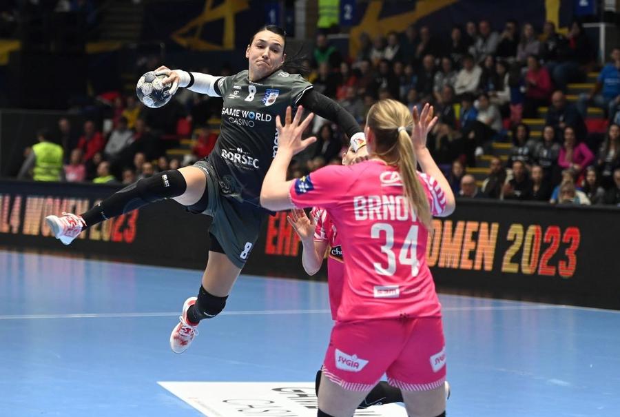 Cristina Neagu a înscris 105 goluri în actuala ediție a Ligii Foto Imago CSM București și Rapid, pregătite pentru „sferturi” » Adi Vasile: „Un singur gând: să câștigăm ambele partide!” + Kim Rasmussen: „Suntem motivați și entuziasmați”