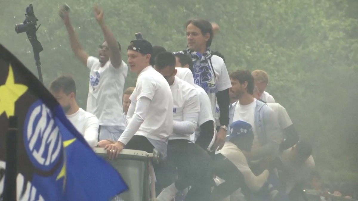 Jucătorii și fanii lui Inter Milano sărbătoresc cel de-al 20-lea titlu din Serie A