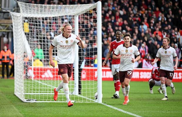 Manchester City, victorie cu noroc în Premier League » Atacantul advers a refuzat să marcheze