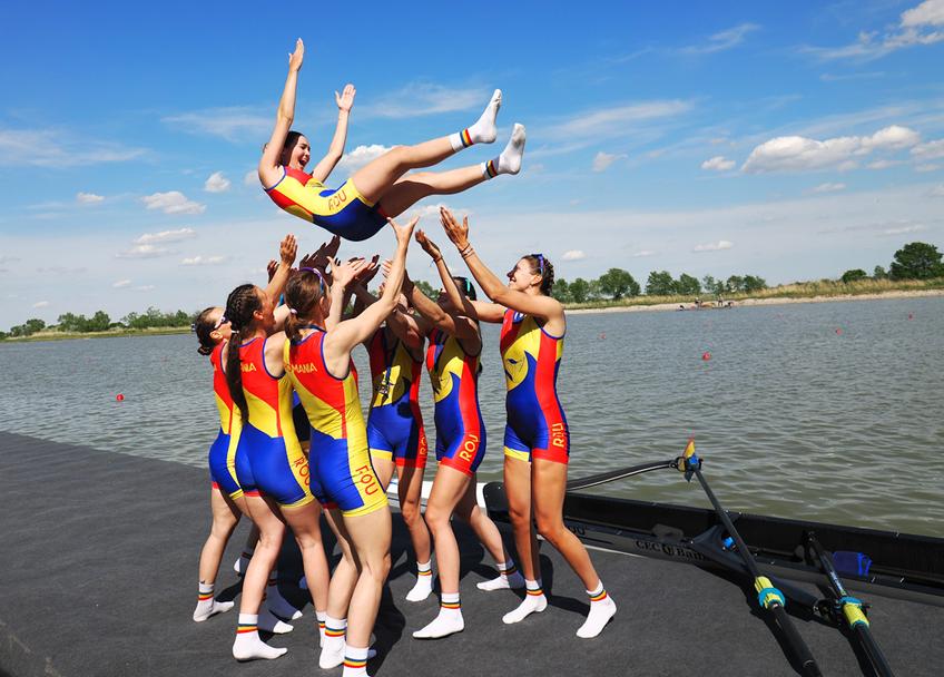 Barca de 8+1, formată din Magdalena Rusu, Roxana Anghel, Adriana Adam, Maria Lehaci, Mădălina Bereș, Amalia Bereș, Ioana Vrânceanu, Simona Radiș și Victoria Petreanu a câștigat medalia de aur // FOTO: Raed Krishan / GSP.ro