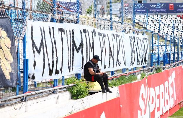 „«Mulțumim» pentru abuzuri!”. Galeria boicotează meciul din Superligă