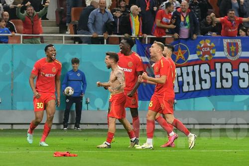Bucuria FCSB-ului după câștigarea campionatului / Foto: GSP.ro