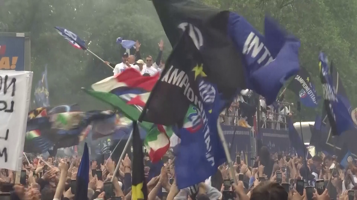 Jucătorii și fanii lui Inter Milano sărbătoresc cel de-al 20-lea titlu din Serie A