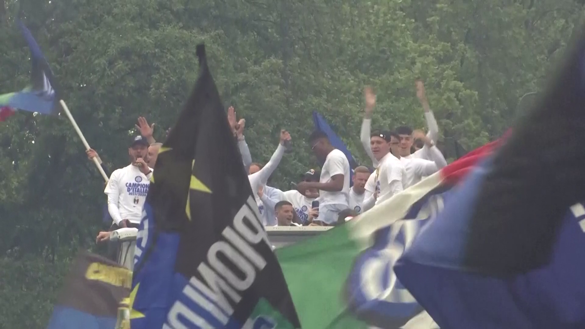 Jucătorii și fanii lui Inter Milano sărbătoresc cel de-al 20-lea titlu din Serie A
