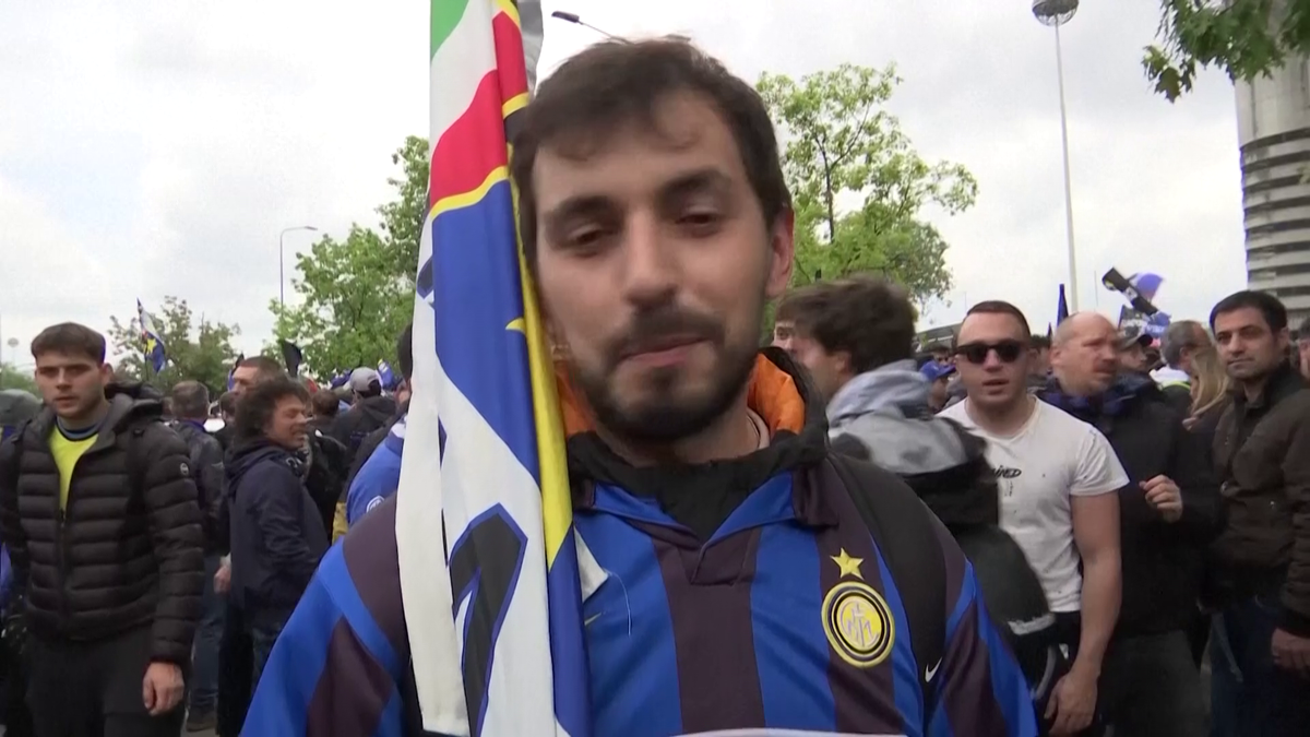 Fanii lui Inter au scos vaca pe stradă la petrecerea de titlu » Imagini senzaționale din Milano