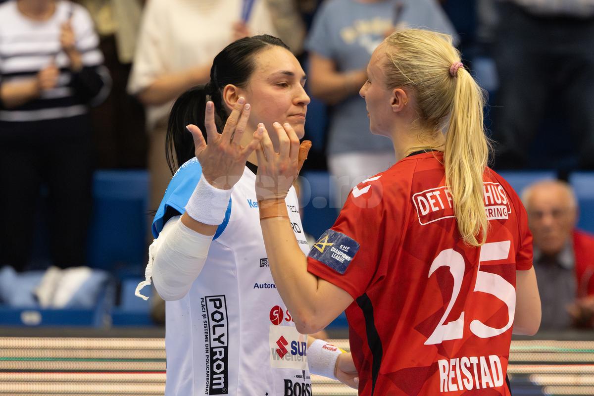 Cristina Neagu și-a luat adio de la Liga Campionilor cu 50 de imagini pentru istoria handbalului » Cadre fantastice surprinse de GSP: lacrimi, culoar special de retragere și moment magnific cu Reistad