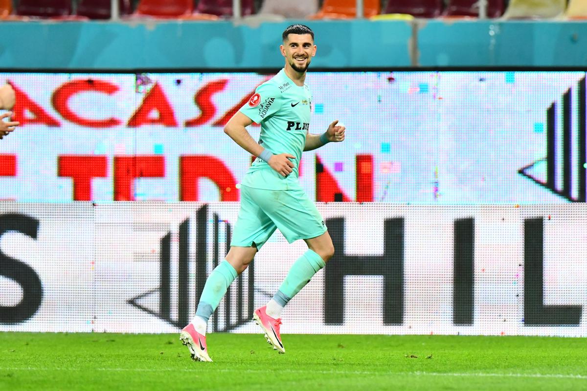 Dinamo marchează pe final și o încurcă pe CFR Cluj » Dan Petrescu a terminat partida în genunchi, iar FCSB are o mână și jumătate pe trofeu
