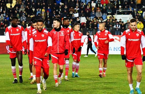Dinamo - CFR Cluj și cele mai tari dueluri ale weekendului, analizate la Breaking Bets! Înregistrarea emisiunii e disponibilă pe canalul de YouTube al Gazetei Sporturilor