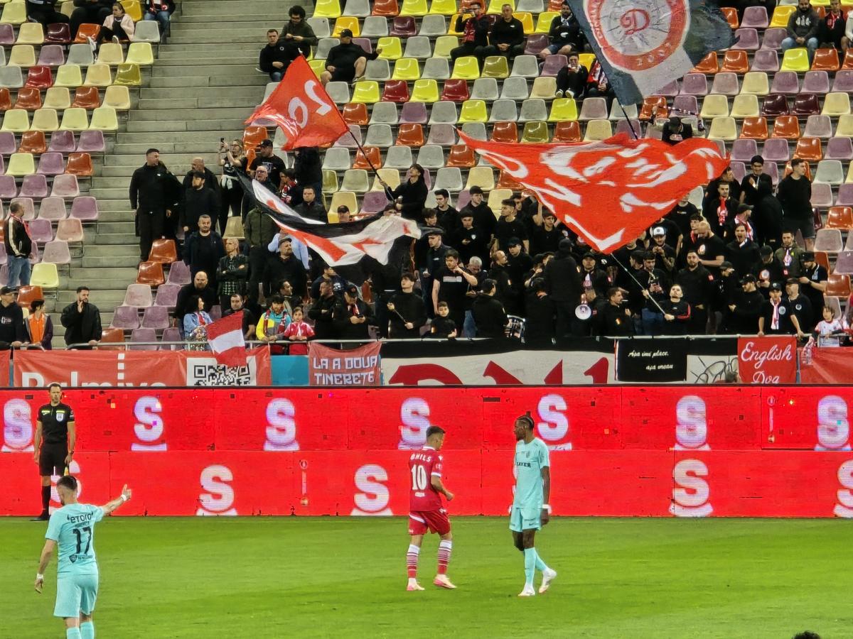 DNL a părăsit Tribuna a II-a după ce Peluza Sud nu s-a prezentat la meci