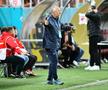 Dinamo marchează pe final și o încurcă pe CFR Cluj » Dan Petrescu a terminat partida în genunchi, iar FCSB are o mână și jumătate pe trofeu