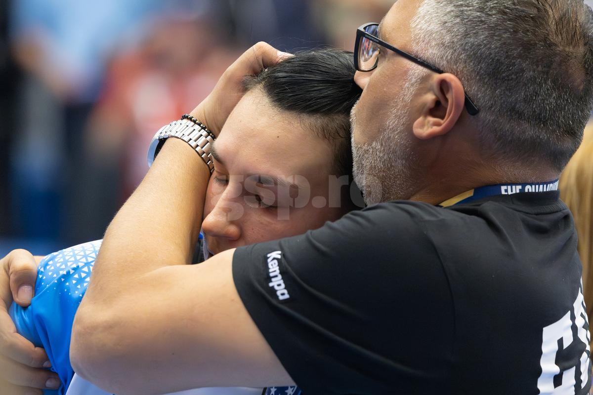 Cristina Neagu și-a luat adio de la Liga Campionilor cu 50 de imagini pentru istoria handbalului » Cadre fantastice surprinse de GSP: lacrimi, culoar special de retragere și moment magnific cu Reistad