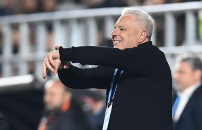 Șumudică, „ploaie” de atacuri la adresa jucătorilor de la FCSB: „Vă aduc 10 imagini cu el când face asta”