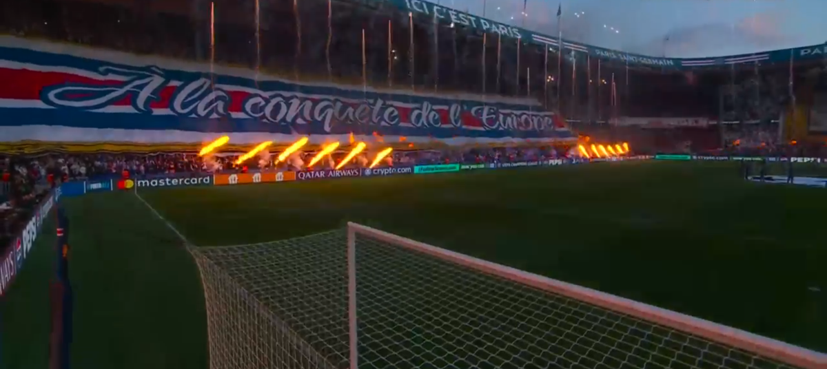 Scenografie fantastică la PSG - Bayern! Torțe, artificii și Napoleon „reinterpretat” pe Parc des Princes: „Să cucerim Europa!”