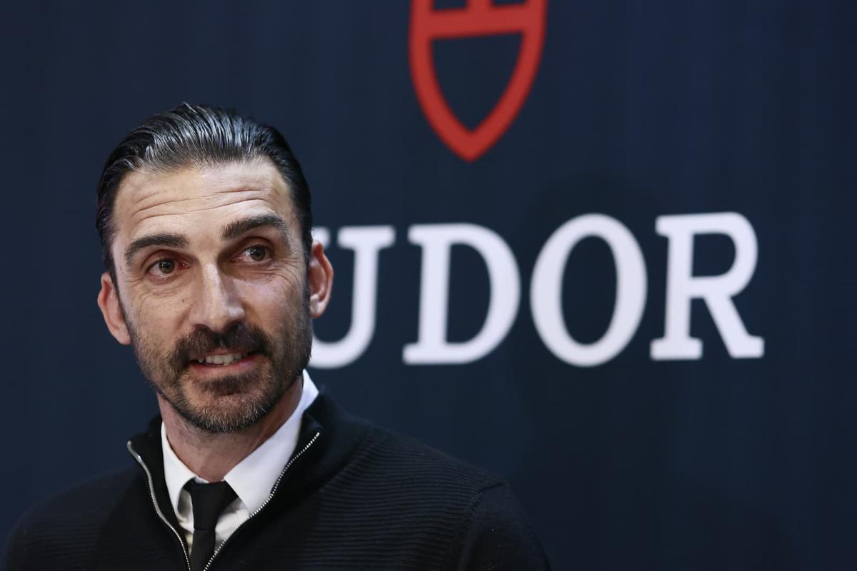 Elias Charalambous și jucătorii de la FCSB au primit ceasuri de lux! Ce spune antrenorul despre revenire: „Prima opțiune ar fi FCSB”