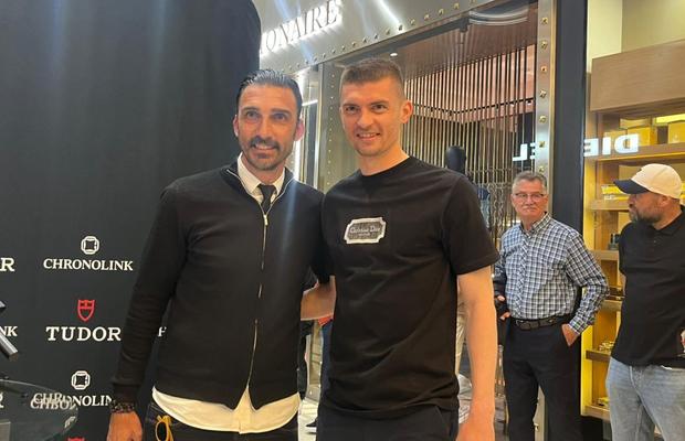 Elias Charalambous și jucătorii de la FCSB au primit ceasuri de lux! Ce spune antrenorul despre revenire: „Prima opțiune ar fi FCSB”