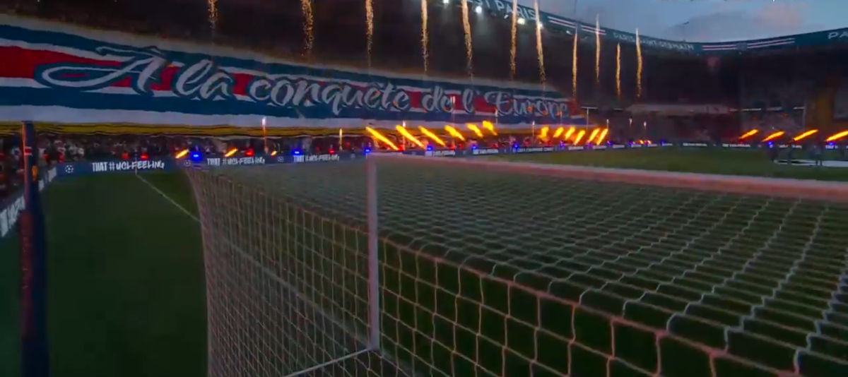 Scenografie fantastică la PSG - Bayern! Torțe, artificii și Napoleon „reinterpretat” pe Parc des Princes: „Să cucerim Europa!”