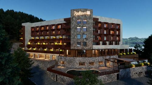 Emblematicul hotel se va deschide în vara anului 2026, marcând un moment de referință pentru turismul montan de lux din România