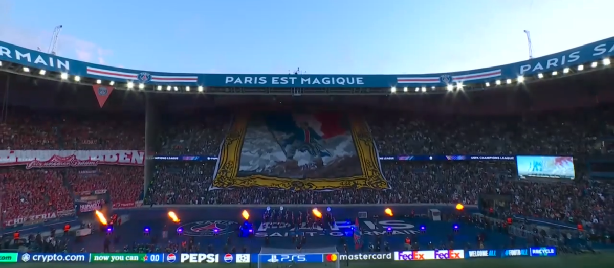 Scenografie fantastică la PSG - Bayern! Torțe, artificii și Napoleon „reinterpretat” pe Parc des Princes: „Să cucerim Europa!”