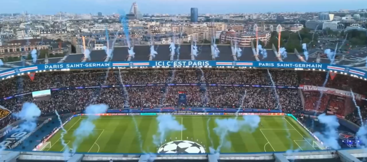 Scenografie fantastică la PSG - Bayern! Torțe, artificii și Napoleon „reinterpretat” pe Parc des Princes: „Să cucerim Europa!”
