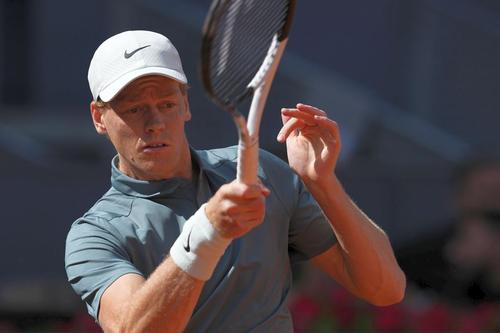 Jannik Sinner este în sferturi la Madrid // foto: Imago