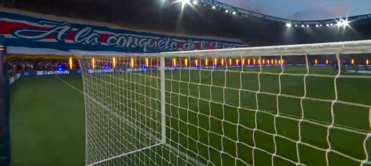 Scenografie fantastică la PSG - Bayern! Torțe, artificii și Napoleon „reinterpretat” pe Parc des Princes: „Să cucerim Europa!”