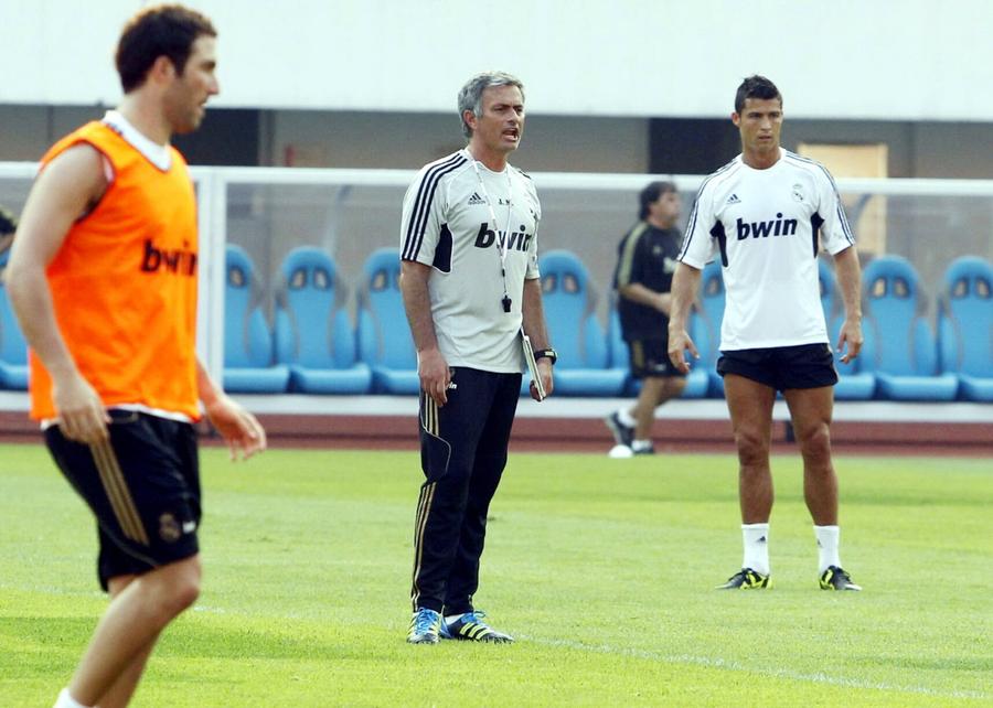 Florentino Perez îl vrea pe Jose Mourinho înapoi la Real Madrid // FOTO Imago Images Florentino Perez are un mare favorit pentru preluarea Realului! Decizie neașteptată la Madrid