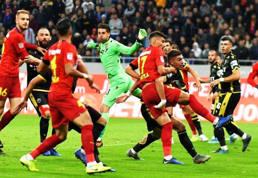 Fotbaliștii din România au de suferit din cauza structurii regulamentelor