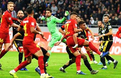 EXCLUSIV „Românii îndură umilinţe" » Nereguli GRAVE în regulamente: „E o discriminare întreținută de FRF!" + de ce nu intervine FIFA