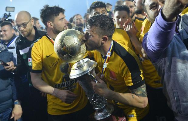 Dezastru financiar pentru campionul României din 2017: „Am luat 1.400 de lei pe lună. 800 a fost numai vaccinul copilului”