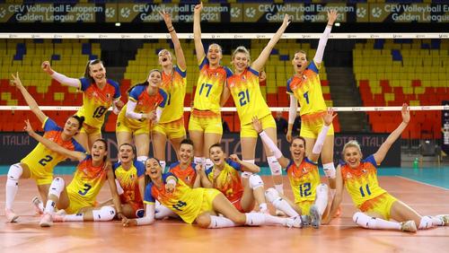 Fete vesele după o victorie fantastica FOTO Marius Ionescu