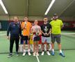 Antrenor și doi jucători de tenis minori lăsați la poarta avionului