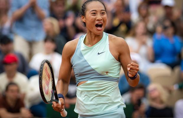 După ce a învins-o pe Halep, chinezoaica Zheng continuă forma bună de la Roland Garros » O așteaptă un duel de foc în optimile de finală