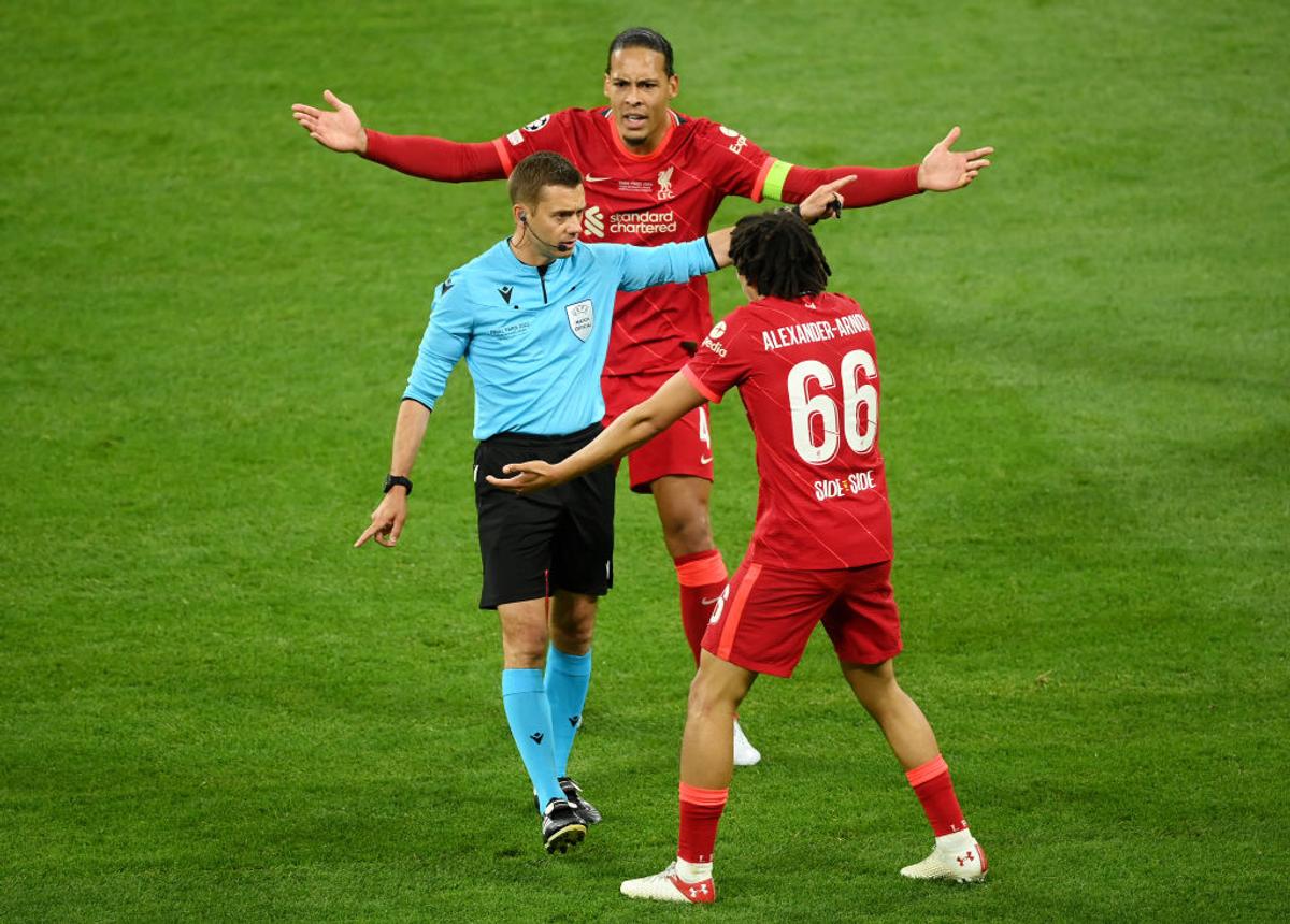 Real Madrid este Champions League. Sau invers! Eroii Madridului: Courtois - portarul anului, Benzema - Balonul de Aur