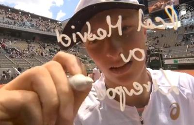 Iga Swiatek, cu gândul la finala Ligii » Ce a scris pe cameră după calificarea în „optimi” la Roland Garros