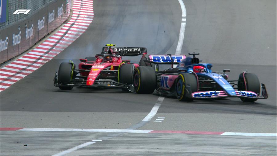 Sainz și Ocon s-au atins, pilotul Ferrari are bara spartă/ foto: Twitter @Formula 1 Verstappen cucerește străzile din Monaco și conduce autoritar clasamentul piloților! Strategie dezastruoasă la Ferrari