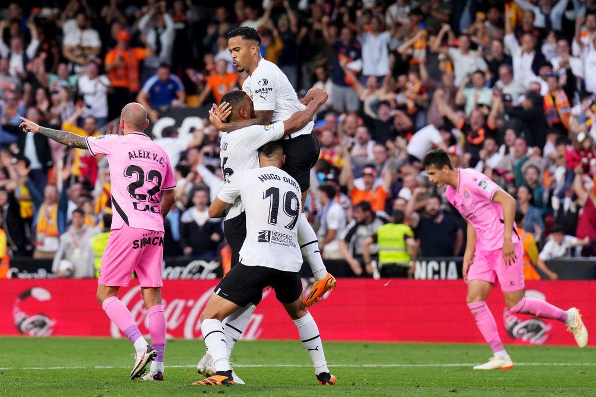 Valencia - Espanyol 2-2 » Derby nebun la retogradare! „Liliecii” au egalat în minutul 90+3, dar tot nu sunt siguri de rămânerea în La Liga