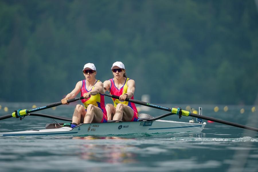 Roxana Anghel și Ioana Vrînceanu în drumul spre aur Foto Balint Czucz Photography Cinci medalii de aur și una de argint la Europenele de canotaj, bilanț final! » Triumf cu emoții pentru Simona Radiș și Ancuța Bodnar, Ionela Cozmiuc și-a păstrat titlul, victorii la dublu rame și 8 plus 1 feminin în ultima zi