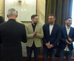 Imagini de neînțeles la sosirea lui Dinamo! » Gardă de onoare, antemergătoare BMW și circulație blocată