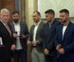 Imagini de neînțeles la sosirea lui Dinamo! » Gardă de onoare, antemergătoare BMW și circulație blocată