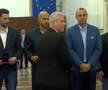 Imagini de neînțeles la sosirea lui Dinamo! » Gardă de onoare, antemergătoare BMW și circulație blocată