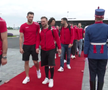 Imagini de neînțeles la sosirea lui Dinamo! » Gardă de onoare, antemergătoare BMW și circulație blocată