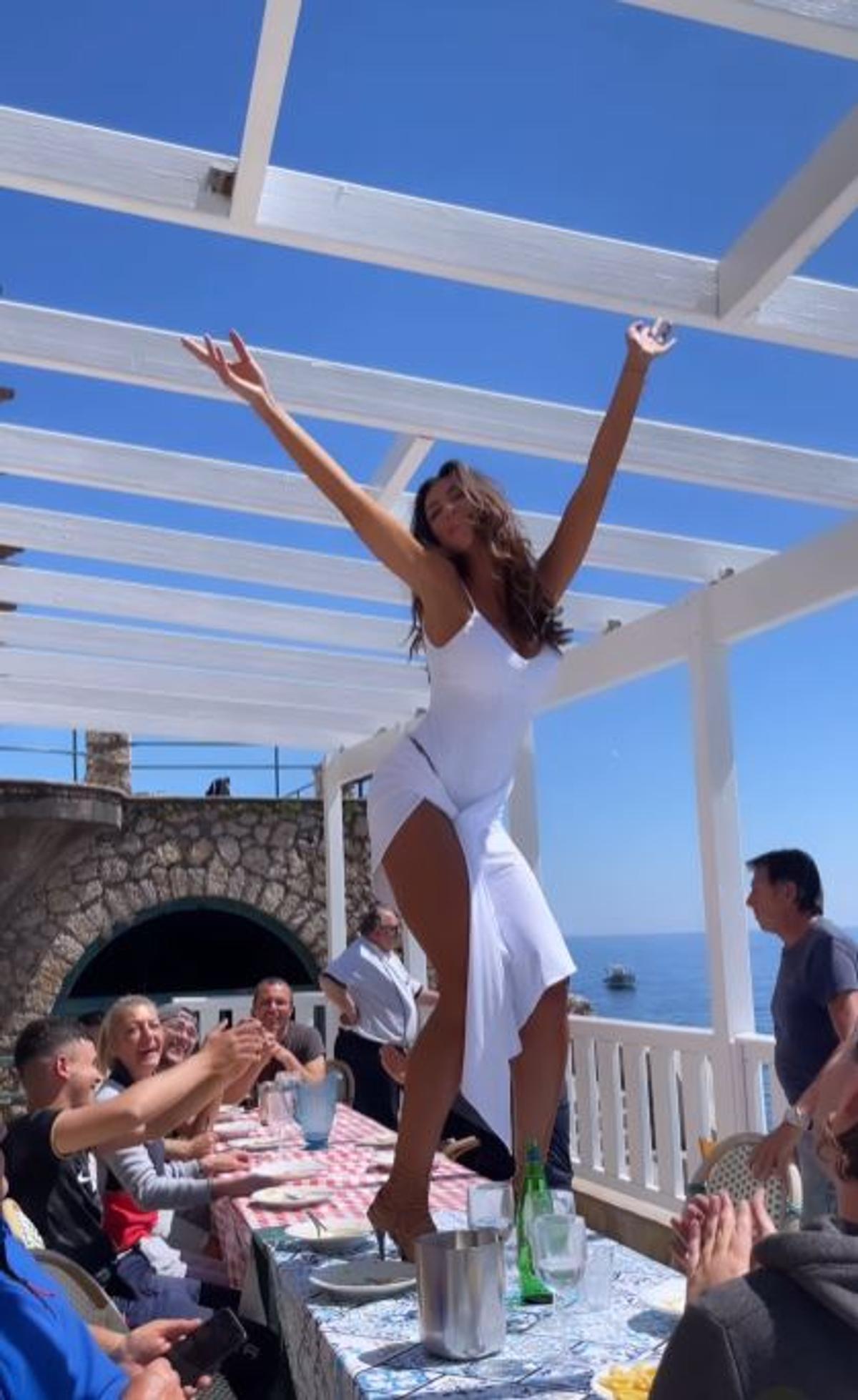 Mădălina Ghenea a arătat cum se menține în formă: „Am urmărit un băiat timp de 20 de minute făcând aceleași mișcări. A suferit alături de mine”