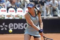 Sorana Cîrstea, eliminată în primul tur la Roland Garros » Zi complicată pentru româncă: ploaia a dat programul peste cap, accidentare în primul set și serie de greșeli