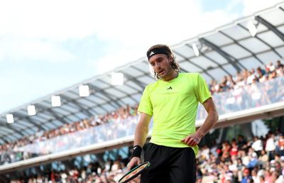 O nouă surpriză la turneul de la Roland Garros! Stefanos Tsitsipas, eliminat de un jucător venit din calificări