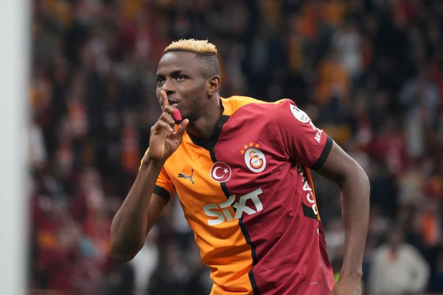 Victor Osimhen / Foto: Imago S-a transferat și a uitat să înapoieze mașina! » Italienii l-au dat în judecată și îl acuză acum pentru delapidare