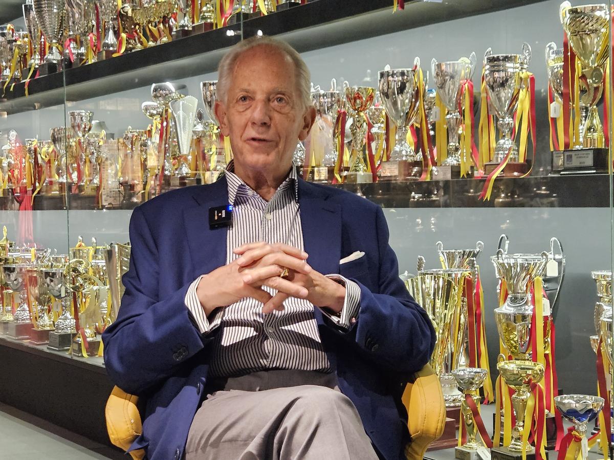 Legenda lui Galatasaray i-a ajutat pe români să evadeze: „Noi suntem «kardeș», ca «frații»” + Turiștii, Becali și portofelul